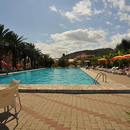 Il Borgo Degli Ulivi Resort Pietra Ligure Exterior photo