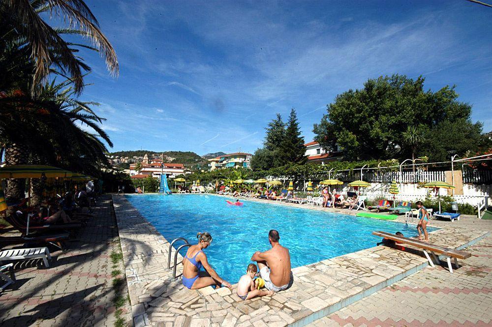 Il Borgo Degli Ulivi Resort Pietra Ligure Exterior photo