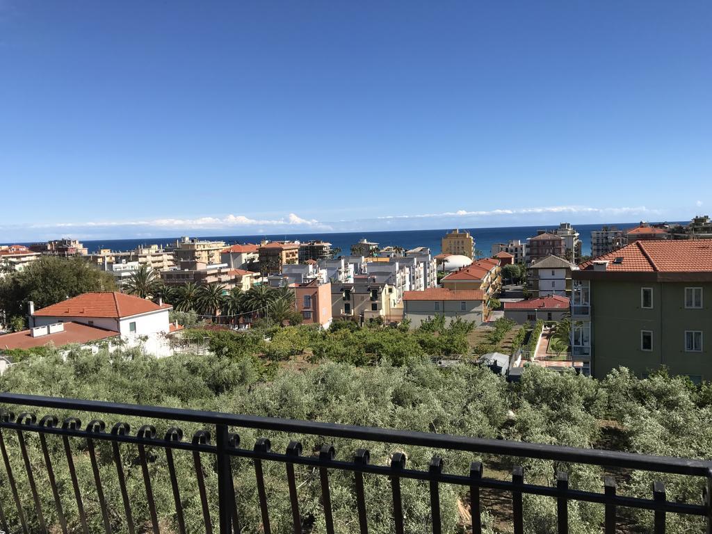 Il Borgo Degli Ulivi Resort Pietra Ligure Exterior photo