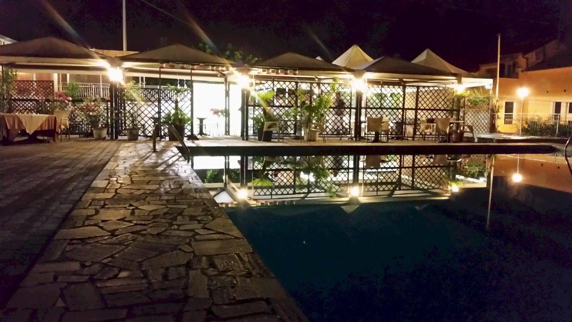 Il Borgo Degli Ulivi Resort Pietra Ligure Exterior photo