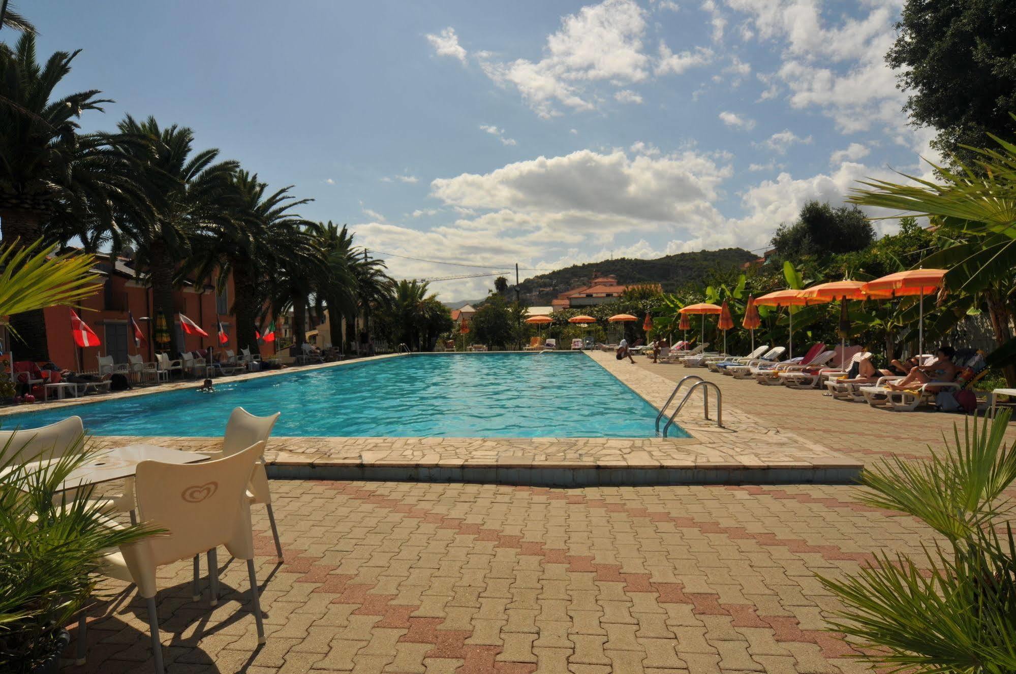 Il Borgo Degli Ulivi Resort Pietra Ligure Exterior photo