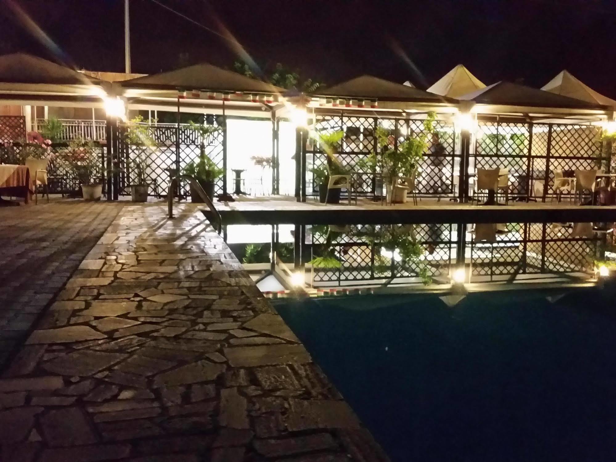 Il Borgo Degli Ulivi Resort Pietra Ligure Exterior photo