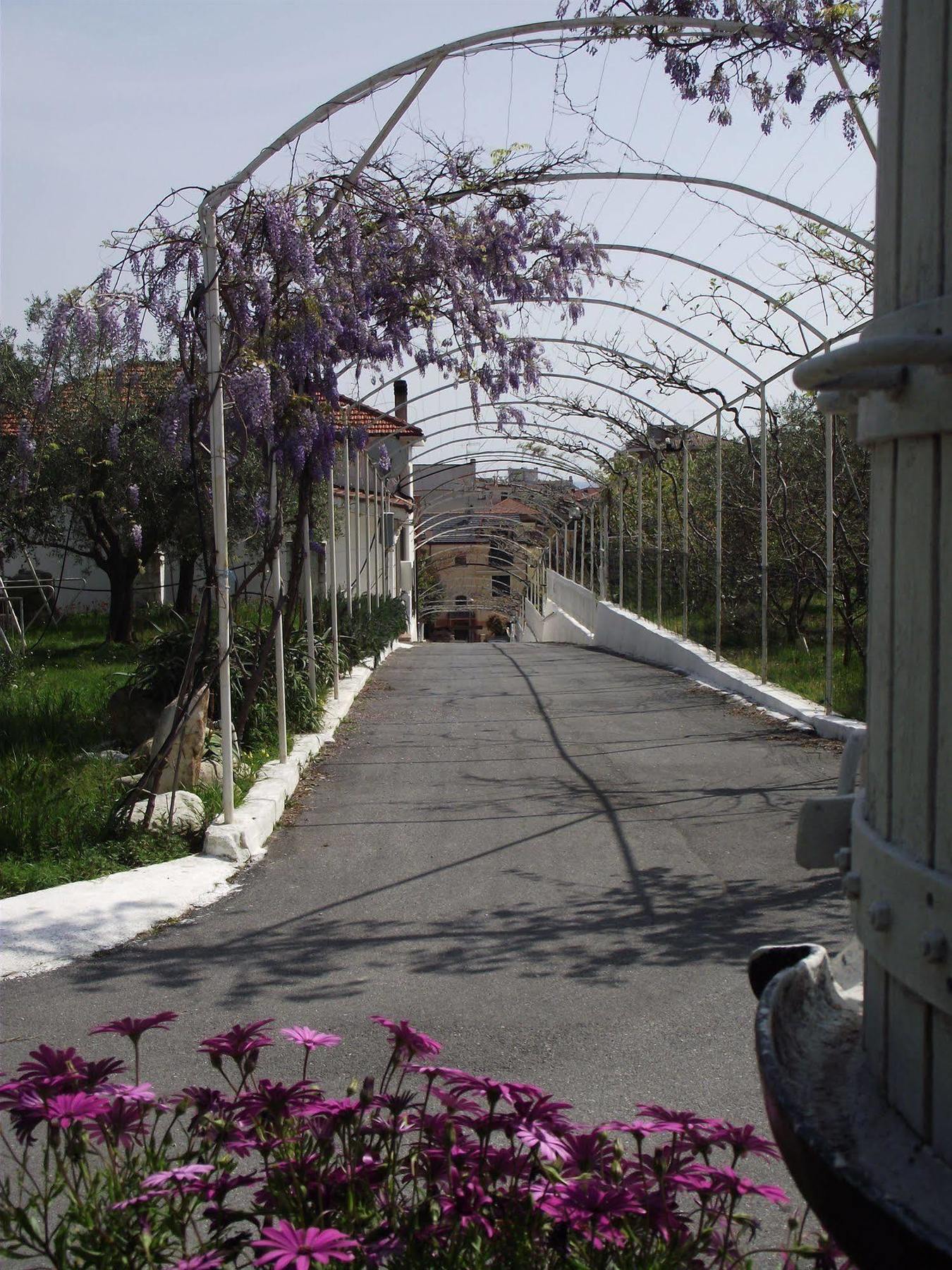 Il Borgo Degli Ulivi Resort Pietra Ligure Exterior photo
