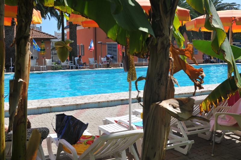 Il Borgo Degli Ulivi Resort Pietra Ligure Exterior photo